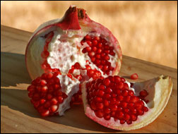 [pomegranate from wikicommons]